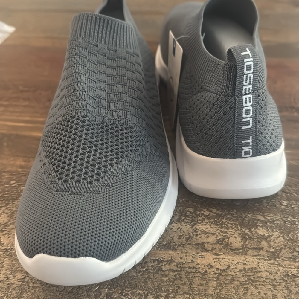 TIOSEBON Women's Lightweight Slip on Sneakers Size 11 US, 42 Dark Gray NWT
